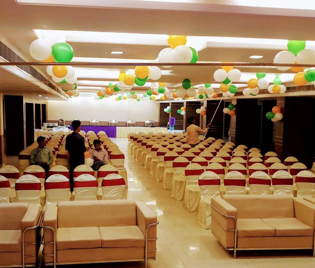 Puja Residency Hotel Varanasi Luaran gambar