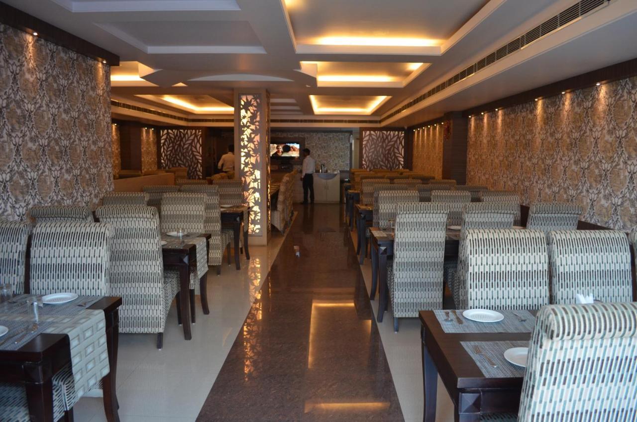 Puja Residency Hotel Varanasi Luaran gambar