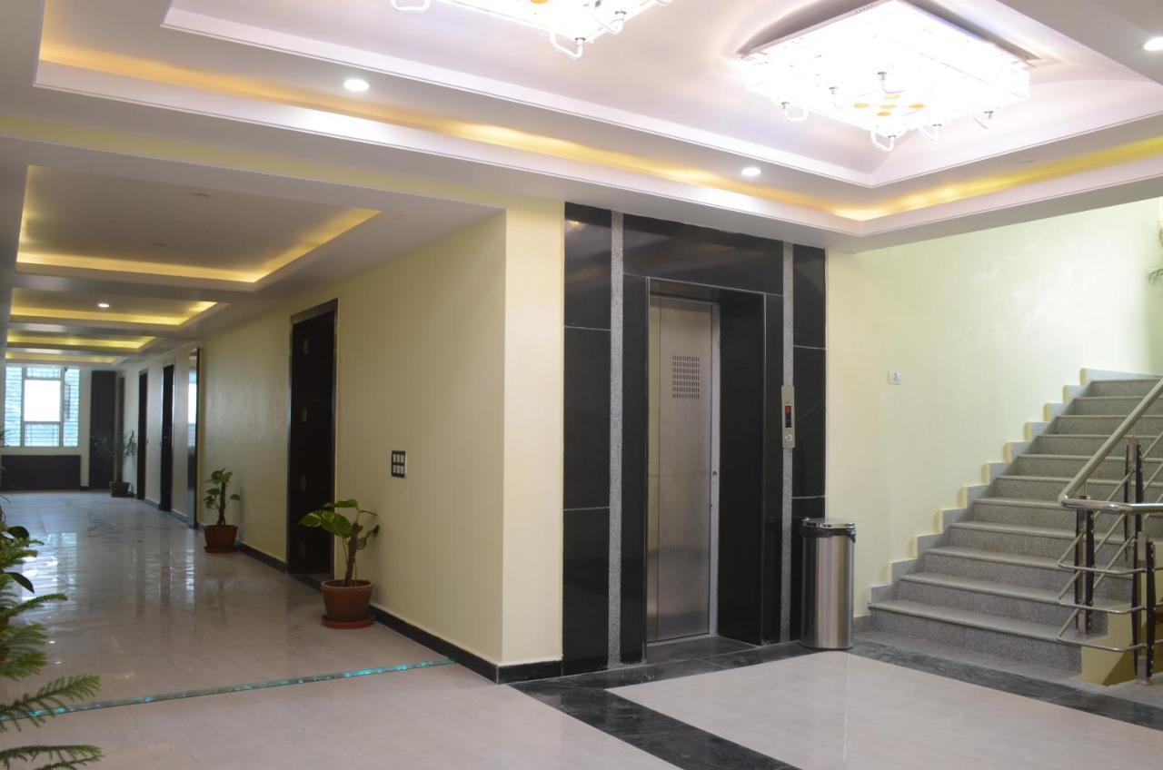 Puja Residency Hotel Varanasi Luaran gambar