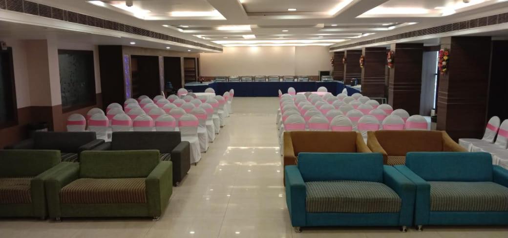 Puja Residency Hotel Varanasi Luaran gambar