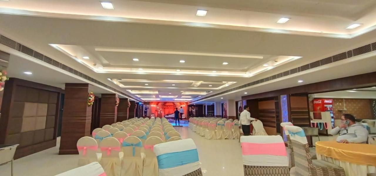 Puja Residency Hotel Varanasi Luaran gambar