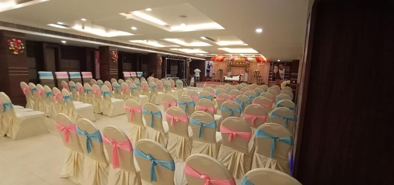 Puja Residency Hotel Varanasi Luaran gambar