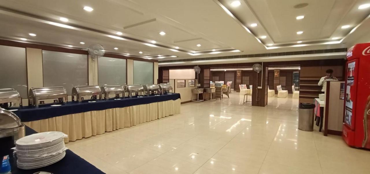 Puja Residency Hotel Varanasi Luaran gambar