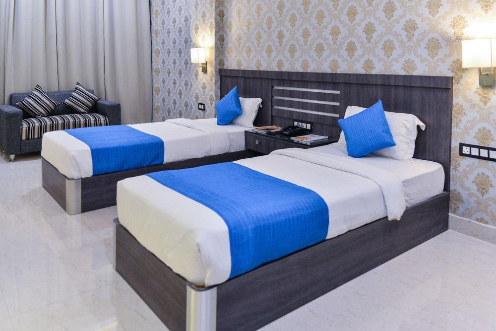 Puja Residency Hotel Varanasi Luaran gambar