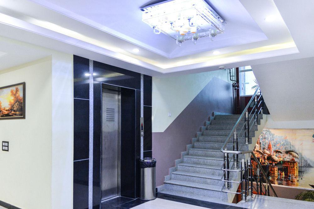 Puja Residency Hotel Varanasi Luaran gambar