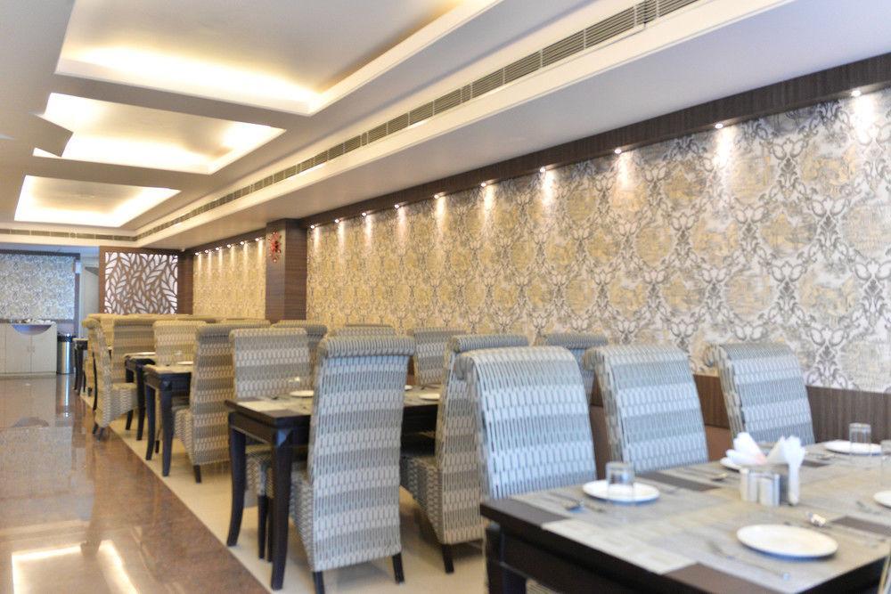 Puja Residency Hotel Varanasi Luaran gambar