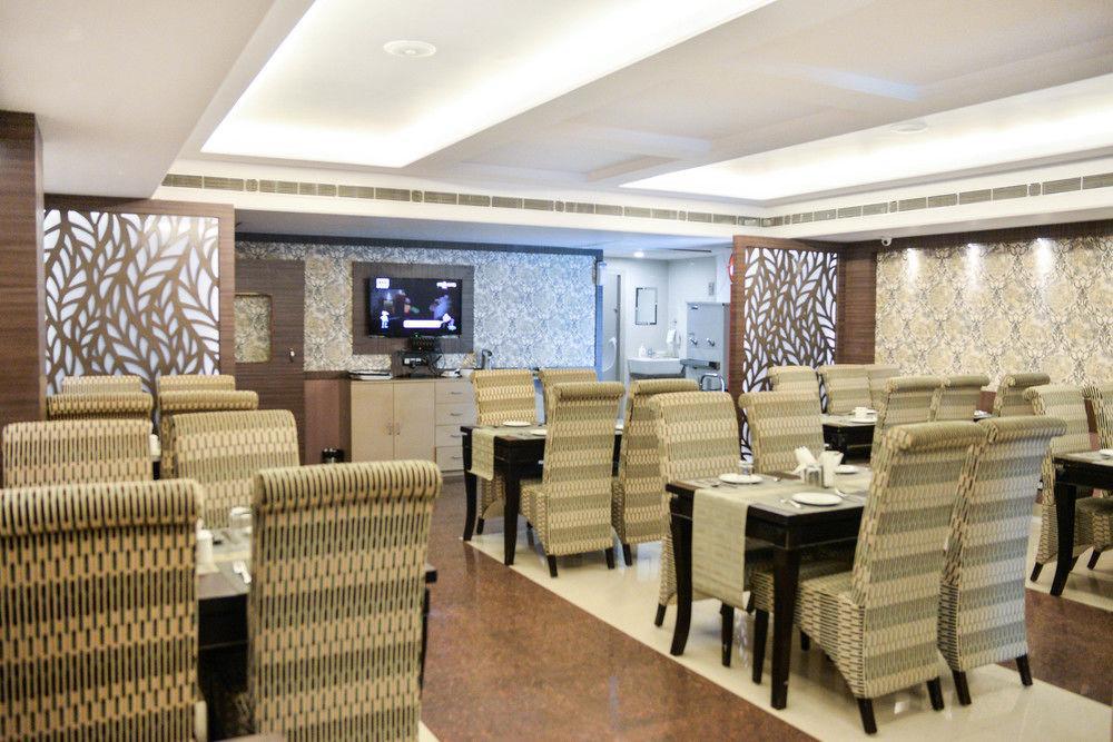 Puja Residency Hotel Varanasi Luaran gambar