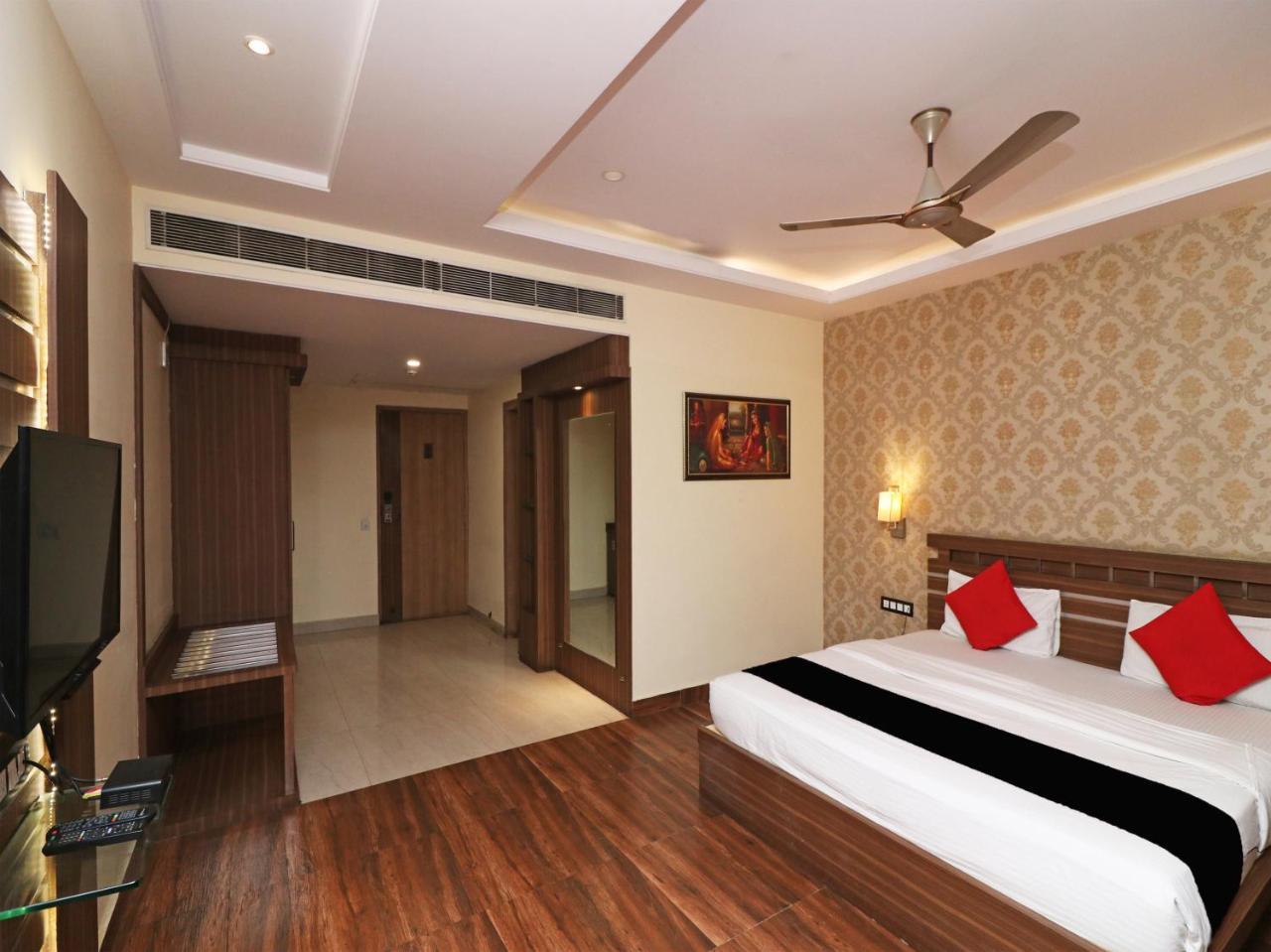 Puja Residency Hotel Varanasi Luaran gambar