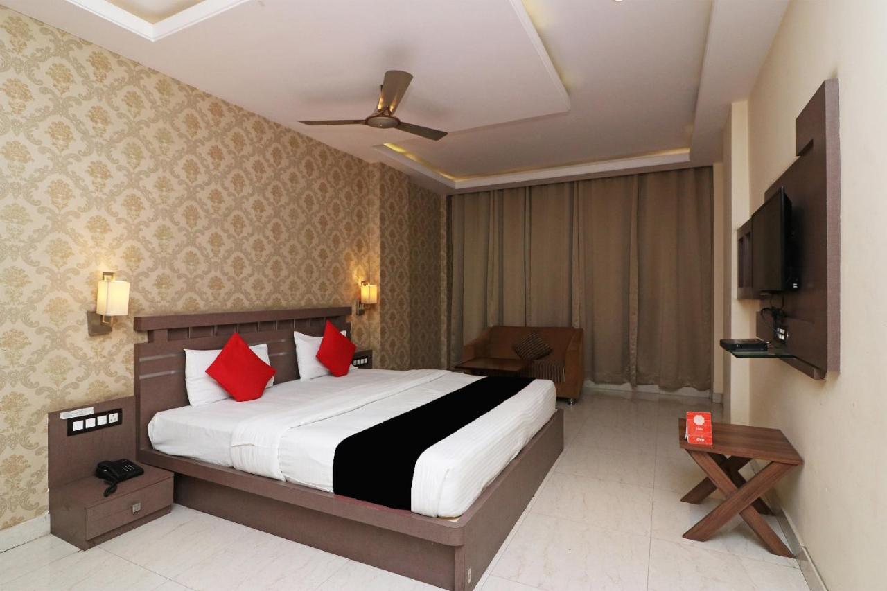 Puja Residency Hotel Varanasi Luaran gambar