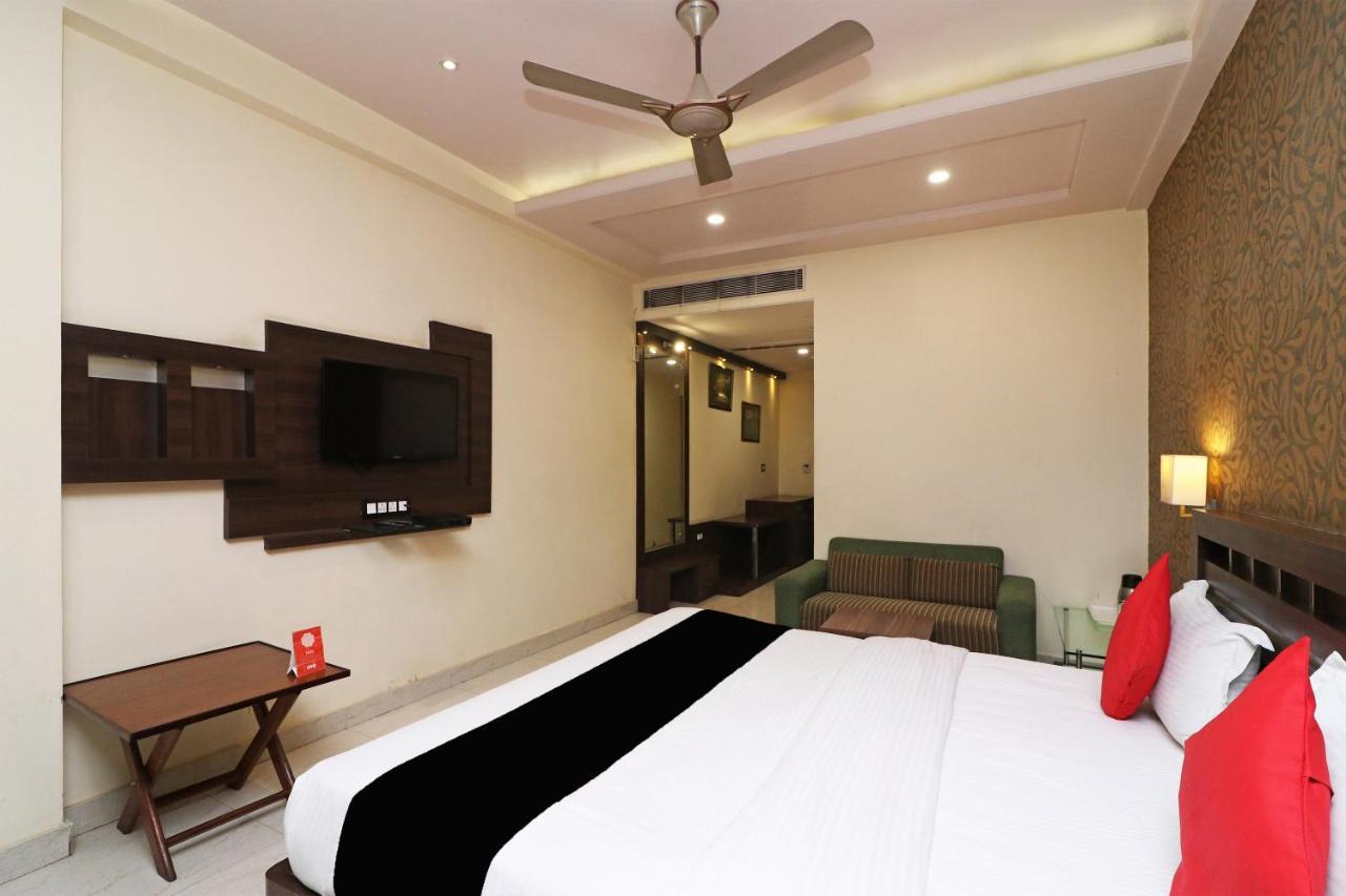 Puja Residency Hotel Varanasi Luaran gambar