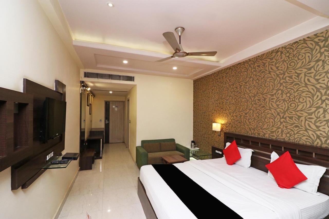 Puja Residency Hotel Varanasi Luaran gambar