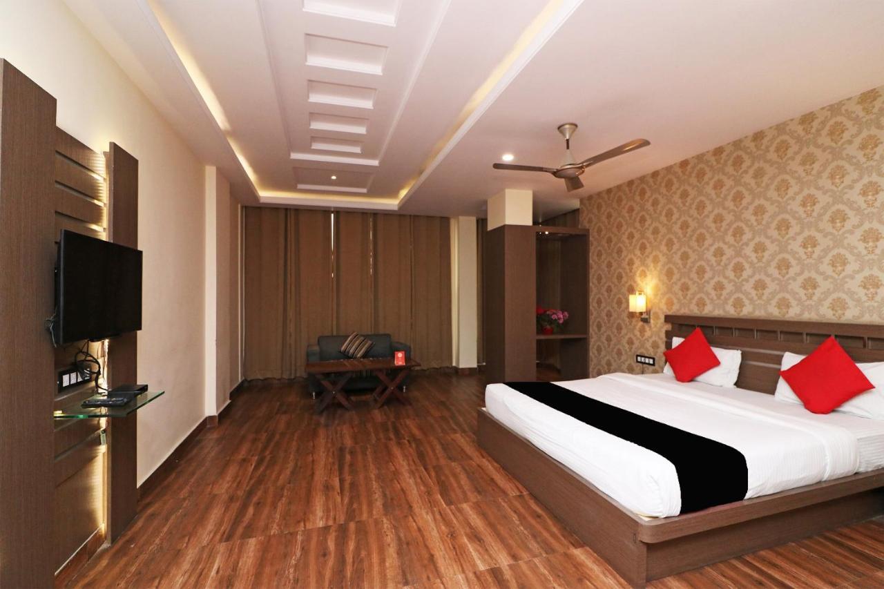 Puja Residency Hotel Varanasi Luaran gambar