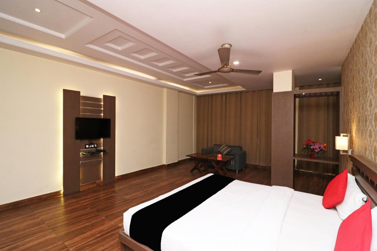 Puja Residency Hotel Varanasi Luaran gambar