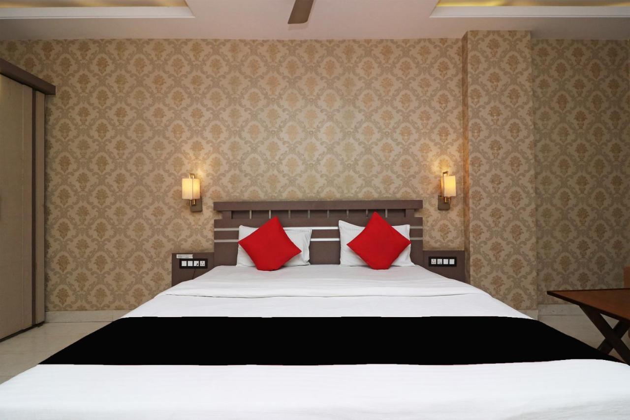 Puja Residency Hotel Varanasi Luaran gambar
